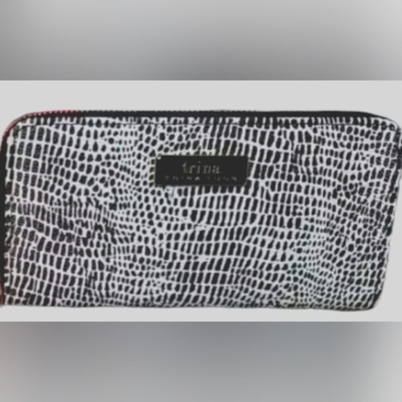 Trina Turk NWT Zip Wallet - Picture 5 of 5